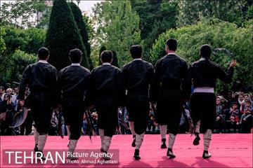 "رقص کردی" در جشن خانه تئاتر 1