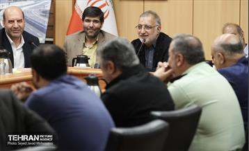 جلسه شورای معاونین و شهرداران مناطق 5