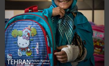 توزیع لوازم التحریر توسط گروه پردیس پایان کارت خوابی‎ 14