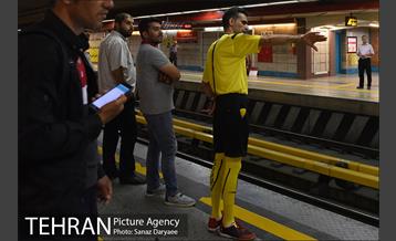 پرفورمنس داوران فوتبال در ایستگاه هفت تیر 35