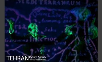 نمایش بیست هزار فرسنگ زیر دریا‎ 15