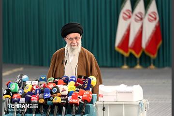 حضور رهبر انقلاب در دور دوم انتخابات مجلس شورای اسلامی 4