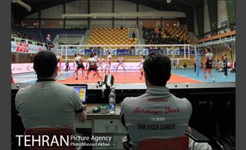 دیدار تیم های والیبال بانک سرمایه و هاوش گنبد
