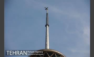 پروازدسته جمعی  پهپادها در برج میلاد تهران 6