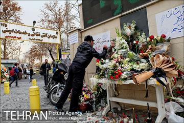 ادای احترام تهرانی ها به شهدای آتش نشان پلاسکو 26