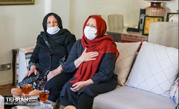 دیدار شهردار تهران باخانواده شهید  اکبرپورسرابی 16