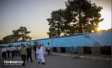 اقامه نماز عید فطر افغانستانی های اهل تسنن مقیم تهران 3