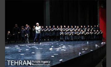 نمایش "من" در پردیس تئاتر تهران (خاوران) 40