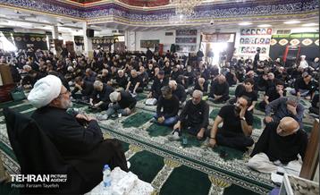 نماز جمعه عاشورایی در منطقه ۵ 18