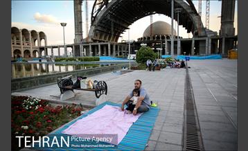 افطاری ساده در حاشیه نمایشگاه قرآن 2