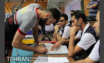 دیدار تیم های والیبال بانک سرمایه و هاوش گنبد