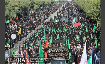 حضور شهروندان منطقه 15 در راهپیمایی اربعین امام حسین(ع) 17