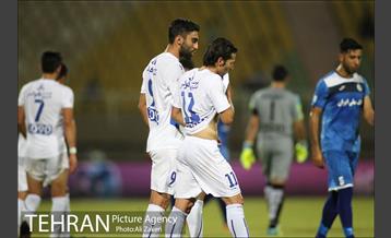 دیدار استقلال خوزستان و استقلال تهران در لیگ برتر فوتبال 9