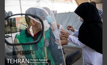 بزرگترین مرکز واکسیناسیون خودرویی کرونا در تهران 49