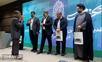 تجلیل از خادمان شهرداری در مرز مهران 11