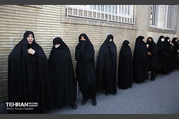 تشییع پیکر شهید مدافع حرم در منطقه ۵  21
