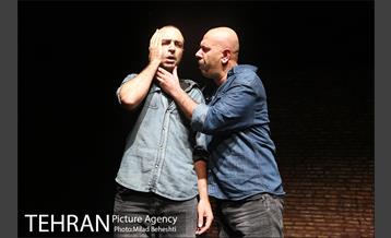 نمایش بهمن کوچیک‎ 18