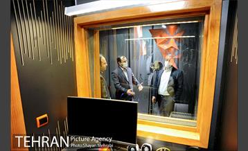 بازدید رئیس شورای شهر از مرکز ارتباطات شهرداری 9