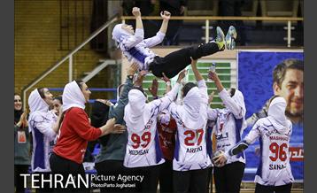 دیدار تیم های هندبال سپاهان و اشتادسازه 5