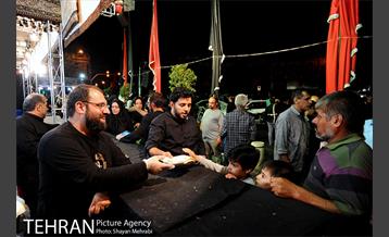 موکب هیئت الرضا(ع) در میدان حسن آباد 24