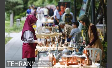 گذر فرهنگی هنری پنجشنبه های بلوار کشاورز 26