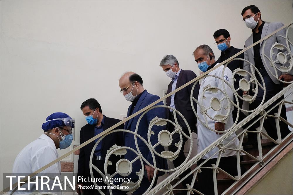 بازدید شهردار منطقه شش از بیمارستان فیروزگر و شرکت شهر سالم 18