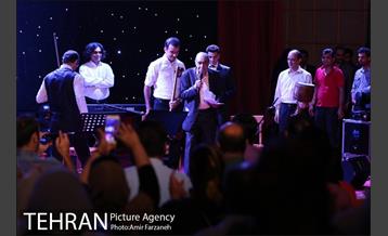 کنسرت حسین خواجه امیری (ایرج) در بندرعباس‎ 6