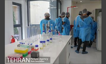 بازدید مدیرکل اداره تجهیزات پزشکی از شرکت نویان نگین پارسیان 10