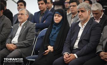 افتتاح ۳ ایستگاه شارژبرقی و رونمایی از تاکسی برخط 37