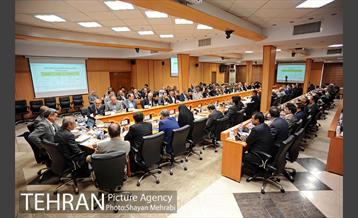 شوراى معاونین شهردار، شهرداران مناطق، مدیران عامل سازمان ها، شرکت ها و موسسات شهردارى تهران 14