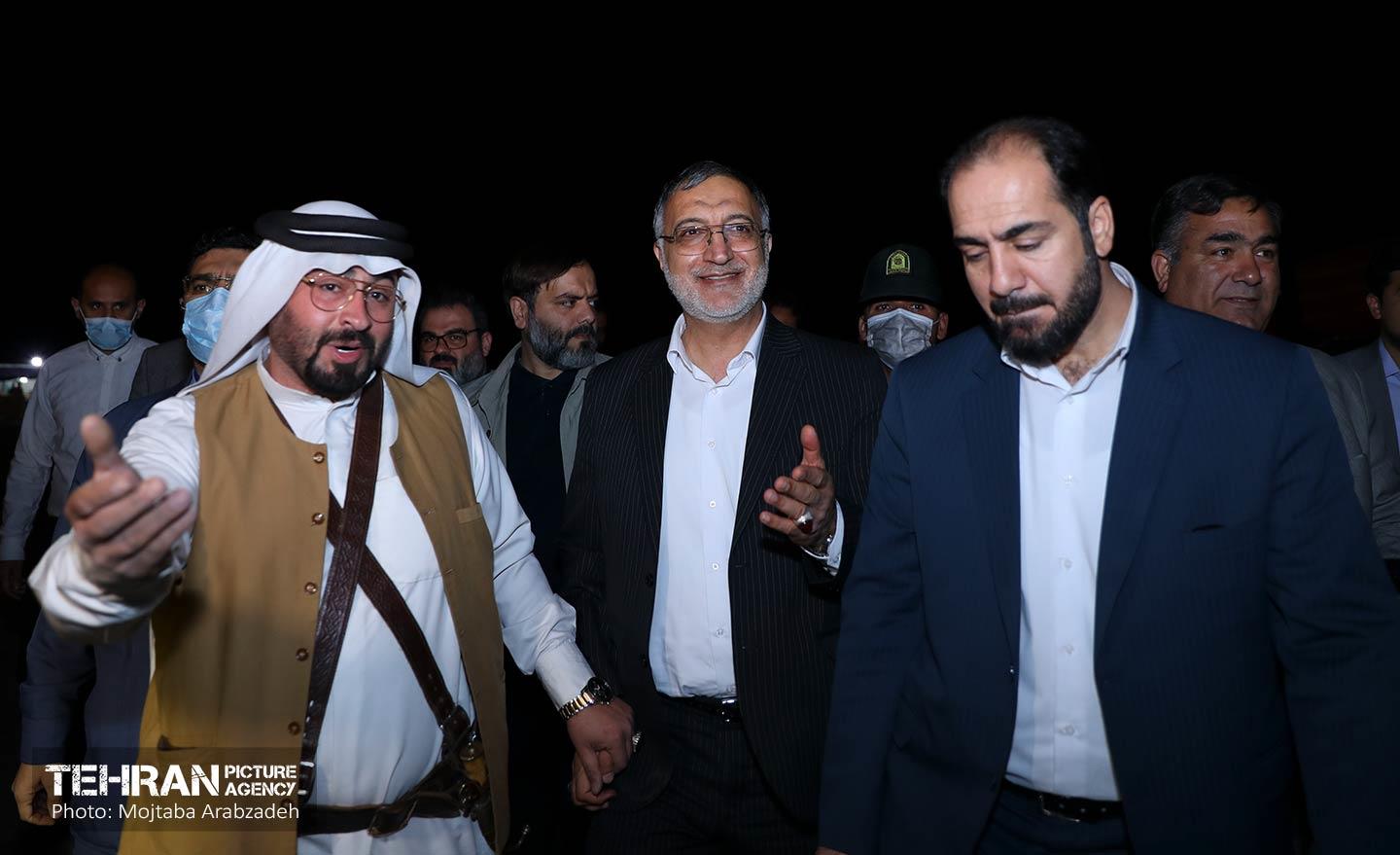 بازدید شهردار تهران از غرفه‌های فرهنگی بوستان ولایت 18