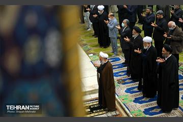 میز خدمت شهرداری تهران در نماز جمعه 55