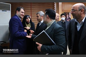 نشست بررسی نحوه توزیع قبوض عوارض نوسازی و پسماند 26