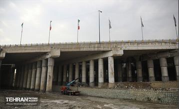 بازدید دانشجویان از پروژه مقاوم‌سازی پل تقاطع بزرگراه همت و رودخانه کن 20