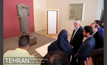 بازدید شجاع پوریان و دانش آموزان از موزه ملی ایران 3