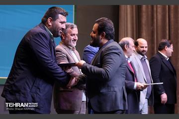 آیین تجلیل از برگزیدگان مناطق 22 گانه 26