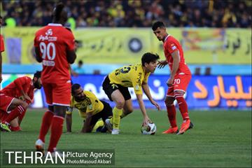 دیدار تیم‌های فوتبال پرسپولیس - سپاهان 9