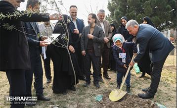 مراسم درختکاری در منطقه 15 2