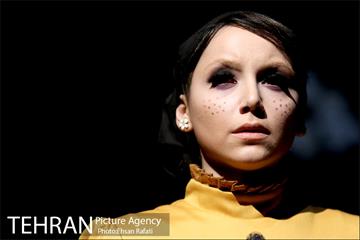 نمایش خانه‌اى در انتهاى خیابان بهار 21