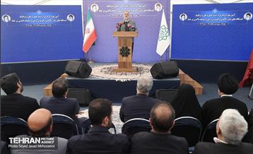 افتتاح ۳ ایستگاه شارژبرقی و رونمایی از تاکسی برخط 27