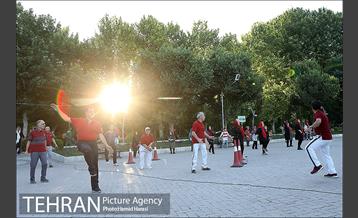 ورزش همگانی در پارک لاله 4
