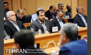 شوراى معاونین شهردار، شهرداران مناطق، مدیران عامل سازمان ها، شرکت ها و موسسات شهردارى تهران 17