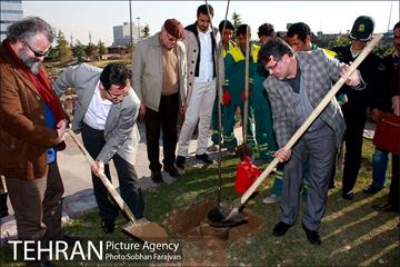 آیین درختکاری در منطقه فرهنگی و گردشگری عباس آباد  14