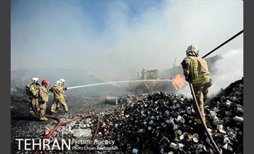 آتش سوزی انبار کالا در خیابان فداییان اسلام 3