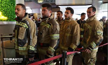 مسابقه پله‌نوردی آتش‌نشانان در برج میلاد 50