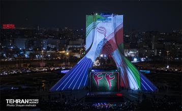 نورافشانی جشن پیروزی انقلاب اسلامی در میدان آزادی 14