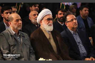 اهتزاز پرچم سبز رضوی بر فراز برج پرچم ایران 14