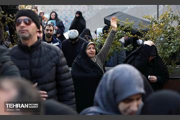 تشییع پیکر ۱۰۰ شهید مردمی و مدافع امنیت در تهران - 1 12