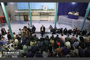 نشست صمیمانه شهردار تهران با دانش آموزان بسیجی سراسر کشور 17