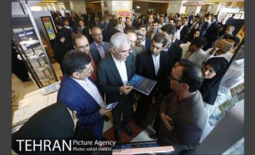 بازدید شهردار از نمایشگاه دستاوردهای معاونت توسعه منابع  انسانی شهردار تهران 10